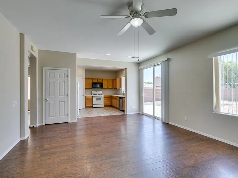 2925 Dowitcher Ave — Photo 1