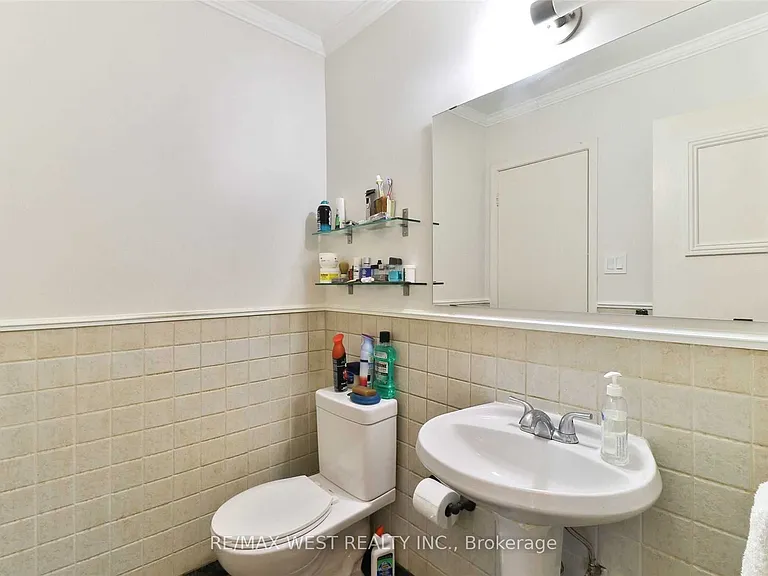 2354 Gareth Rd #MAIN — Photo 20