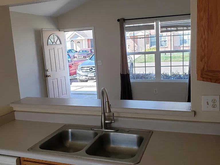 1758 Eagle St #F — Photo 28