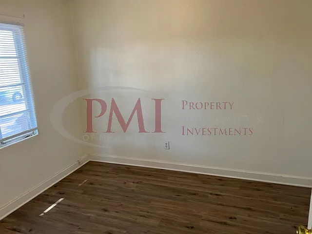 Montana Avenue 1404 — Photo 13