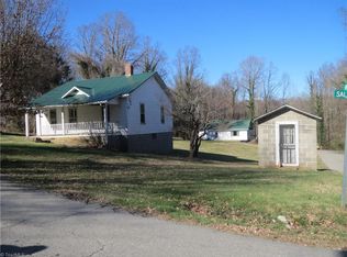 125 Salmon St, Elkin, NC 28621