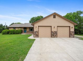 1439 N Crow Rd, Peck, KS 67120