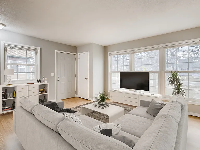7306 Minnetonka Blvd — Photo 2