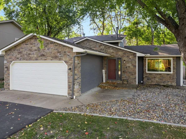 2009 Flag Ave N, Golden Valley, MN 55427