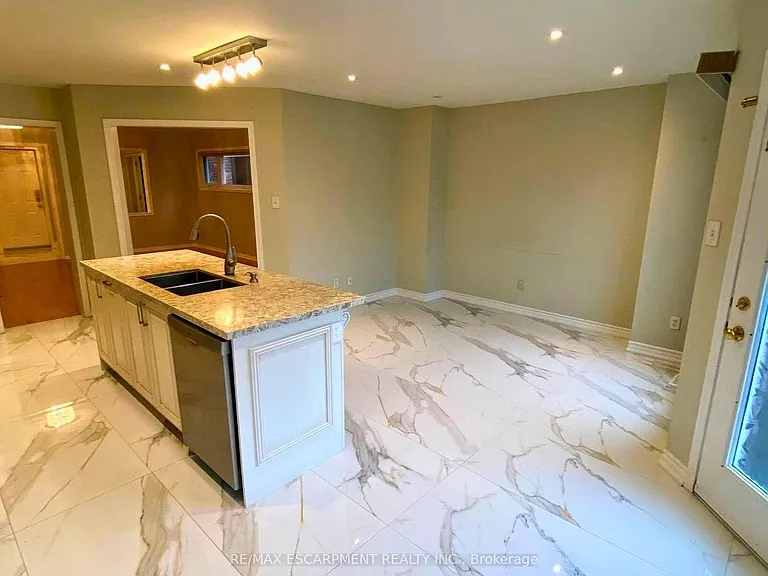 3824 Milkwood Cres — Photo 7