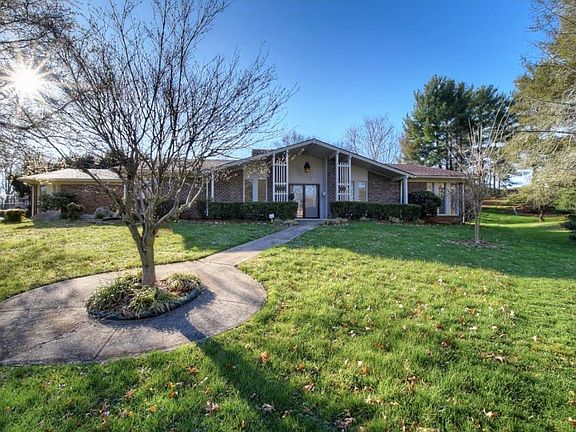 2nd image of 903 Grady Dr