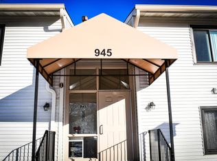945 Commonwealth Ct APT 4, Vernon Hills, IL