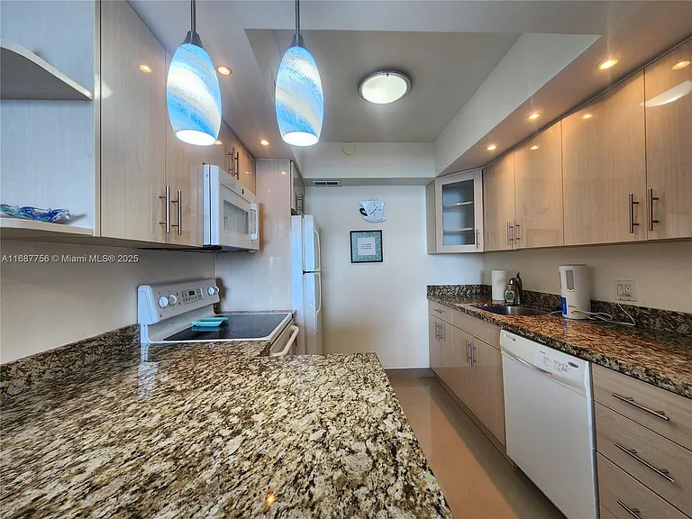 3505 S Ocean Dr #507 — Photo 8