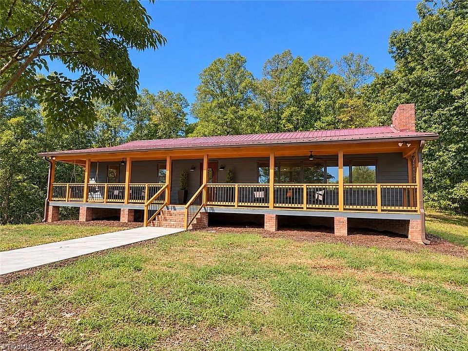 1st image of 526 Hoover Mountain Rd