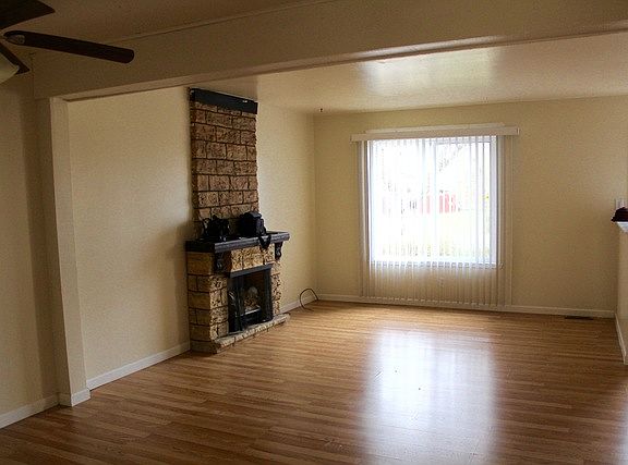 3rd image of 234 Beaconridge Dr