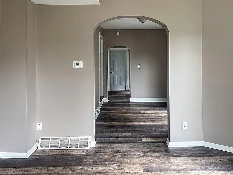 7 Earl Ave #7 — Photo 2