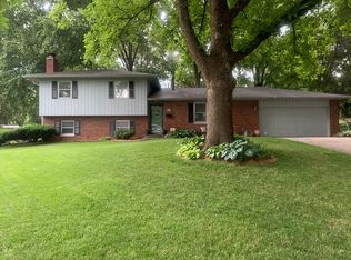 824 Randolph Ct, Springfield, IL 62702