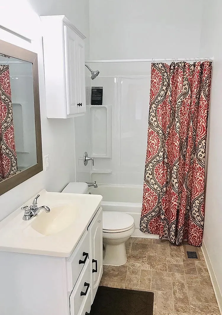 2 bed, 1.5 bath, 1925 sqft, $1,275 — Photo 4