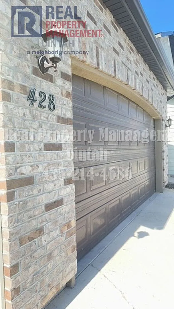 Building Photo - 428 E Gray Fox Ln