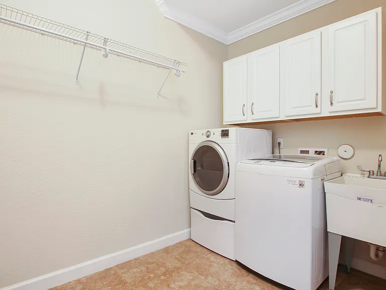 12101 SW Aventino Dr — Photo 40