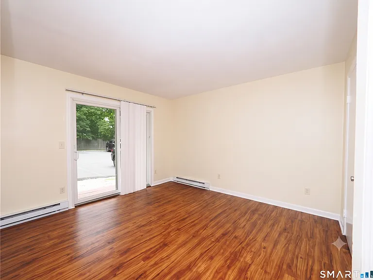 25 W Main St #8 — Photo 3