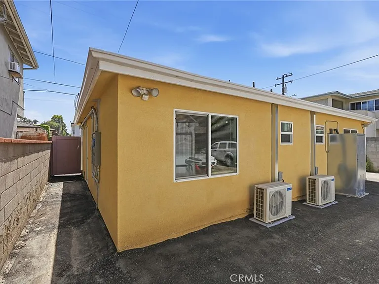 702 Walnut St #6 — Photo 11