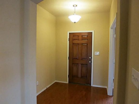3rd image of 1524 Waterfall Ln