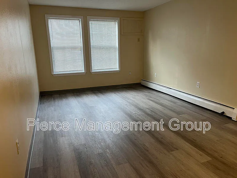 2 bed, 1.0 bath, 700 sqft, $1,700 — Photo 4