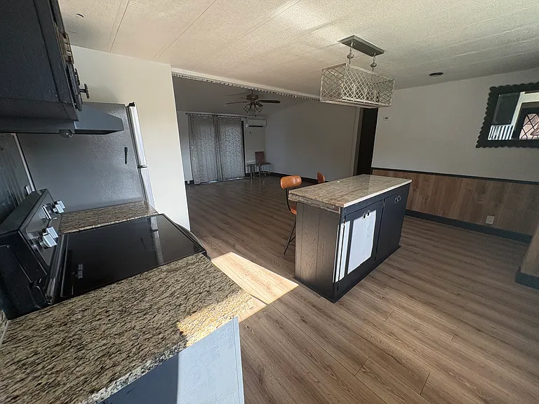 1407 Colonneh — Photo 4
