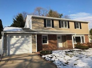 51 Grand Haven Dr, Commack, NY 11725