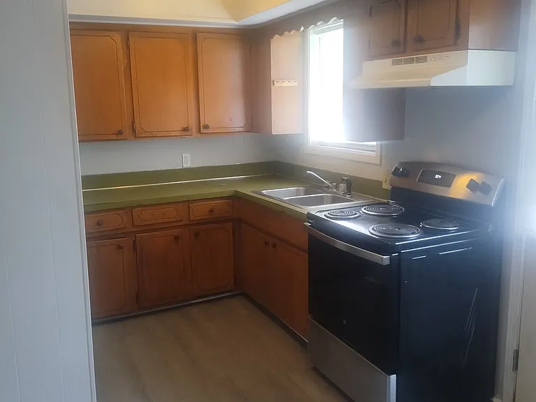 1900 N Dixie Ave #4 — Photo 1
