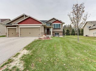 856 Forest Edge Dr, Jordan, MN 55352