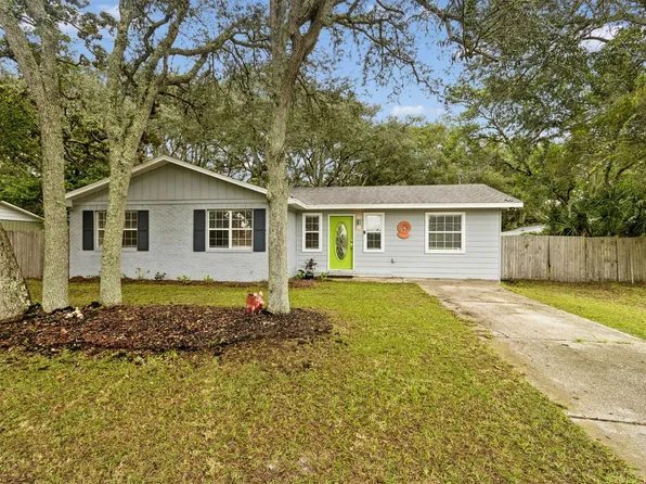 809 S 13th St, Fernandina Beach, FL 32034