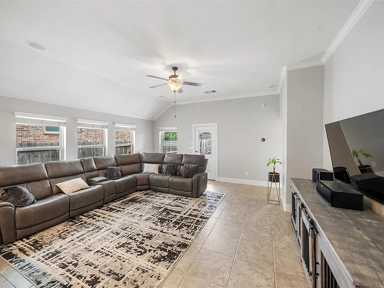 9534 Knox Prairie Ct — Photo 18