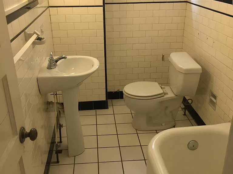 809 N Van Buren St #1A — Photo 15
