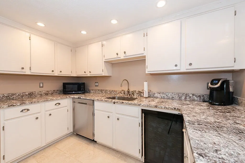 1 bed, 1.0 bath, 1038 sqft, $2,600 — Photo 4