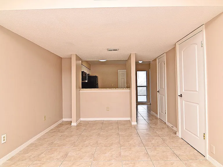 2720 Gray Fox Ln — Photo 9