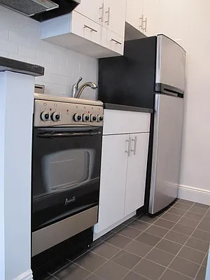 Rented by Metropolis Real Estate of Manhattan | media 18