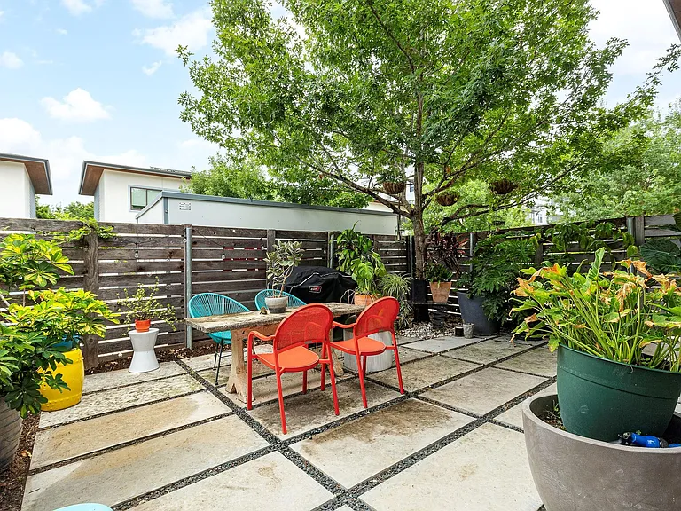 2101 Montopolis Dr #11 — Photo 34