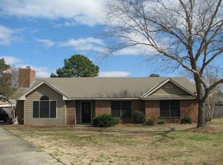 1760 Planters Hill Ct, Prattville, AL 36066