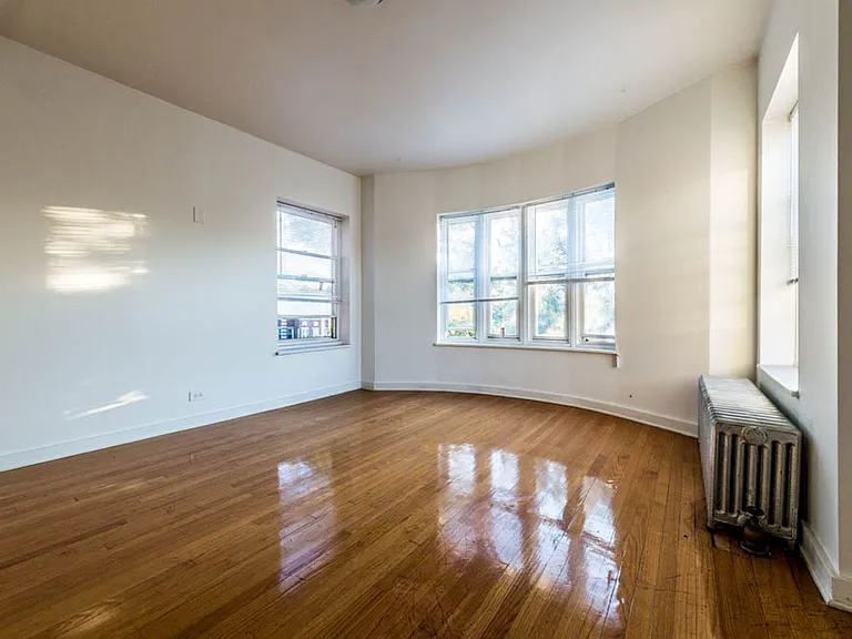 8200 S Ingleside — Photo 15