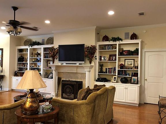 2nd image of 605 Flagstaff Dr