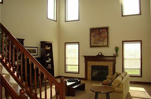 5th image of 639 Gallop Ln