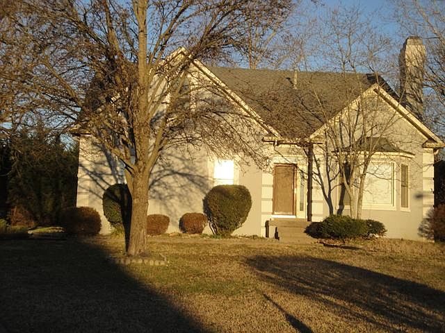 1st image of 1415 Clarence Ct