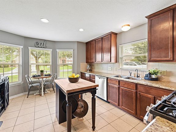 4th image of 10215 Black Forest Ct