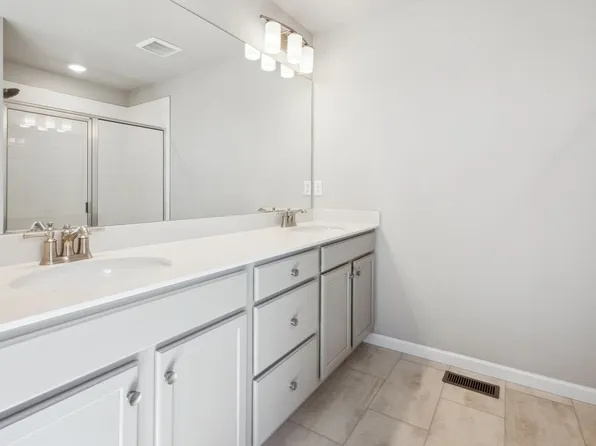 Paris Plan, Parkway at Prairie Center Village