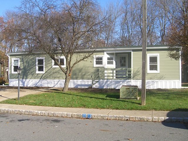 1st image of 31 Longfellow Rd