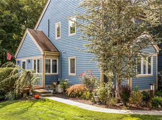 4901 Manor Dr, Peekskill, NY 10566