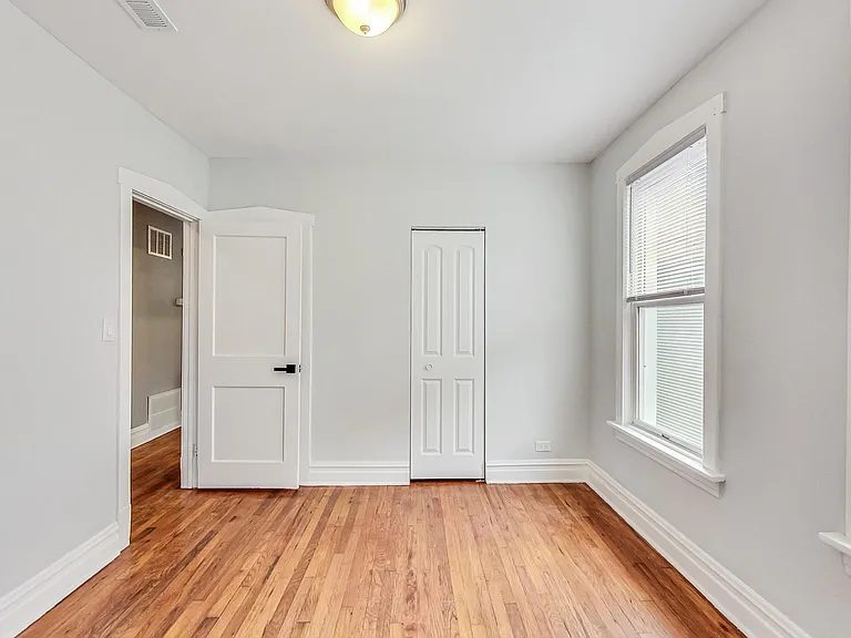 4057 N Whipple St #2 — Photo 12