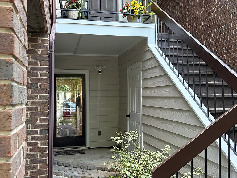 224 S Clarkson St — Photo 20