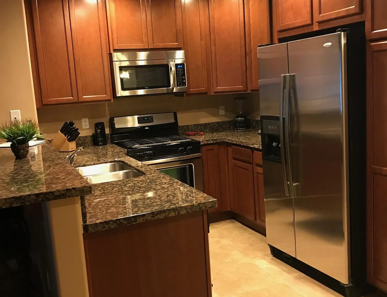 1 bed, 1.0 bath, 853 sqft, $2,300 — Photo 1