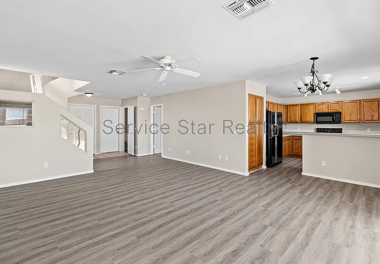 12106 N 130th Dr — Photo 6