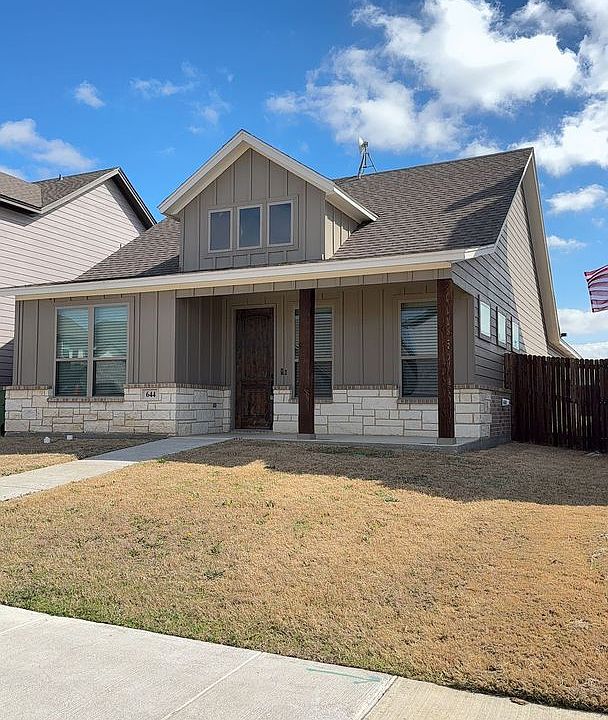 1st image of 644 The Cottages Dr