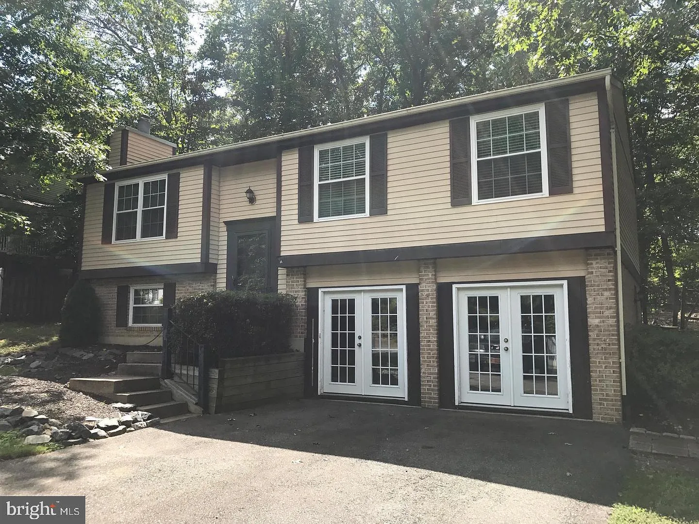 3 bed, 2.5 bath, 1068 sqft, $2,400 — Photo 4