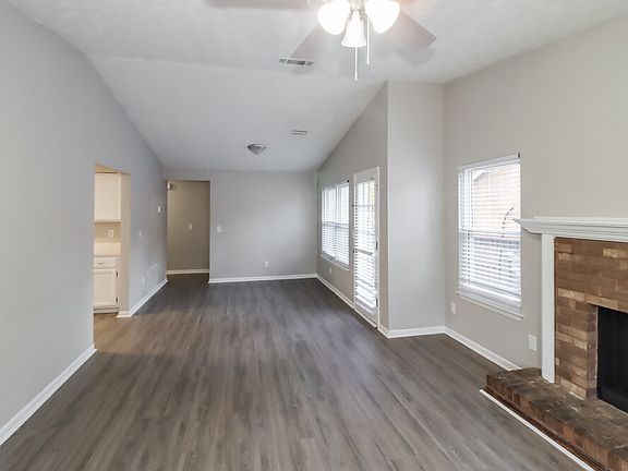 5th image of 643 Tarragon Way SW